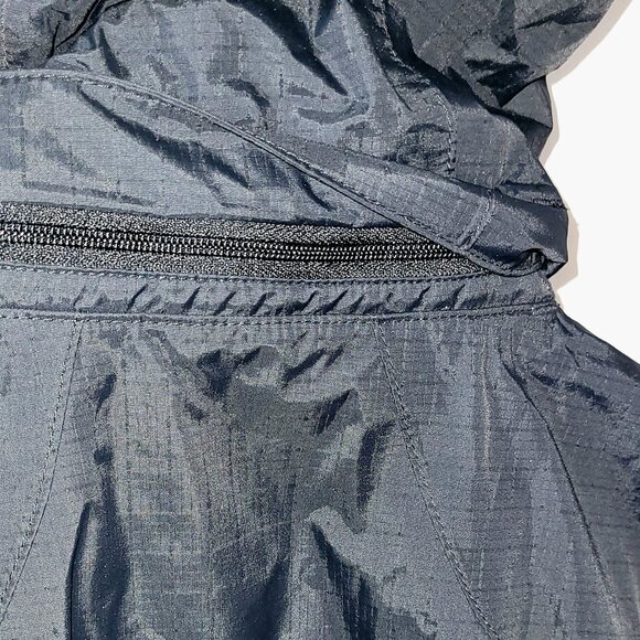 Women's Medium The North Face Long Rain Jacket - Picture 10 of 15